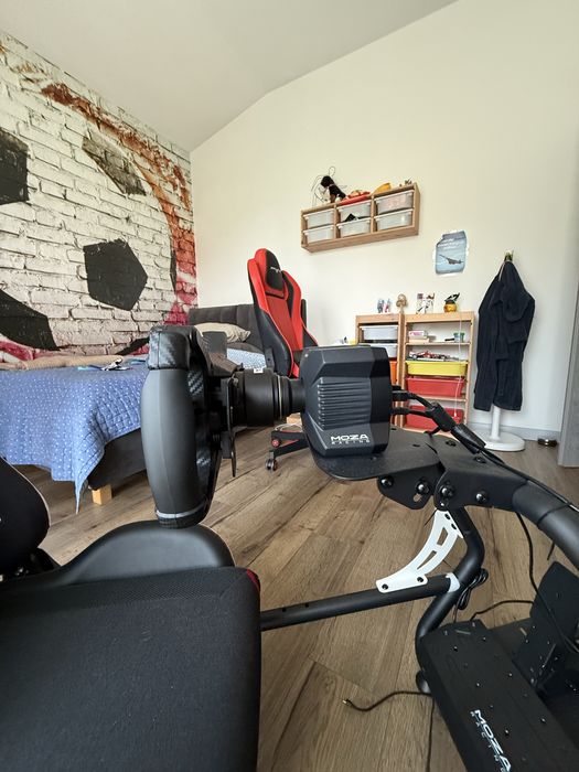MOZA R3 Direct Drive + Volan MOZA KS + Pedale | Stare ca nouă