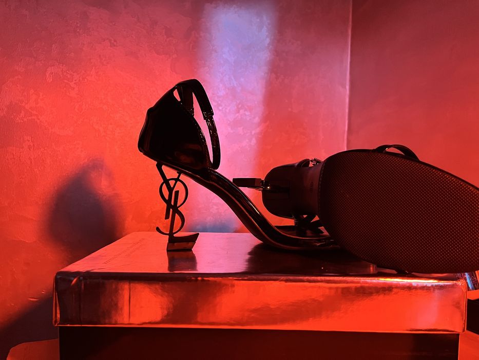 Новые туфли YSL.
