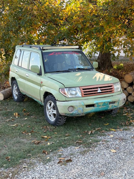 Vind pajero pinin