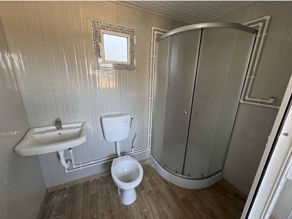 Producători containere pe orice dimensiune. Container vitrina , Contai