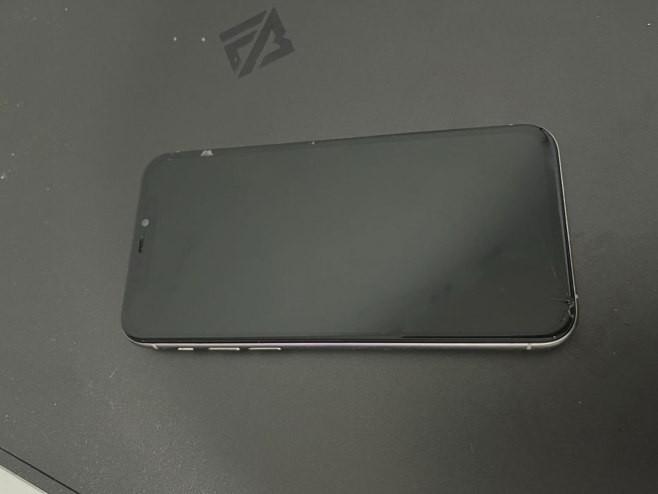 Продам Iphone 11 pro 64 gb