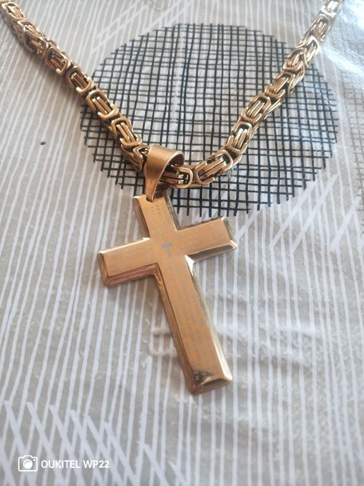 Масивен мъжки ланец,с кръст.