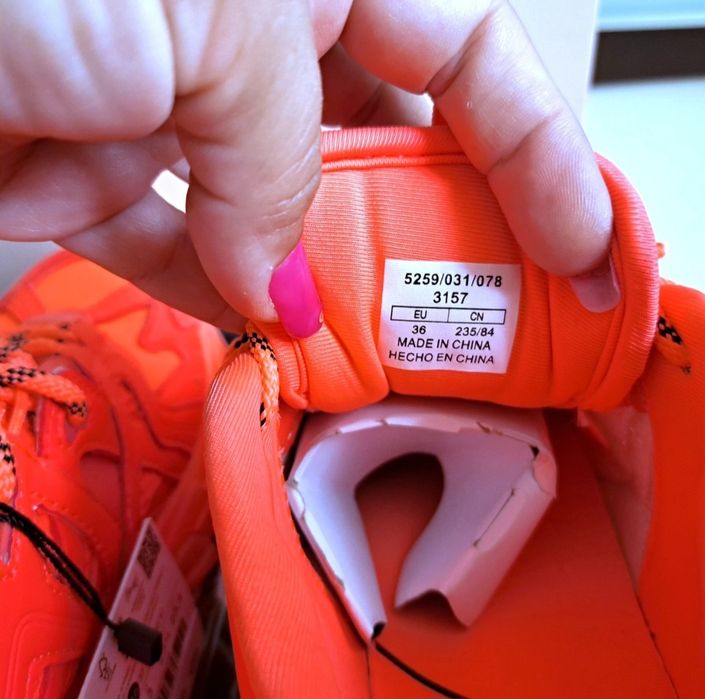 Sneakers, adidasi Bershka