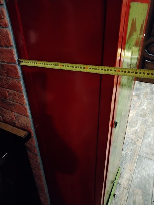 Шкаф - тумба высокая .