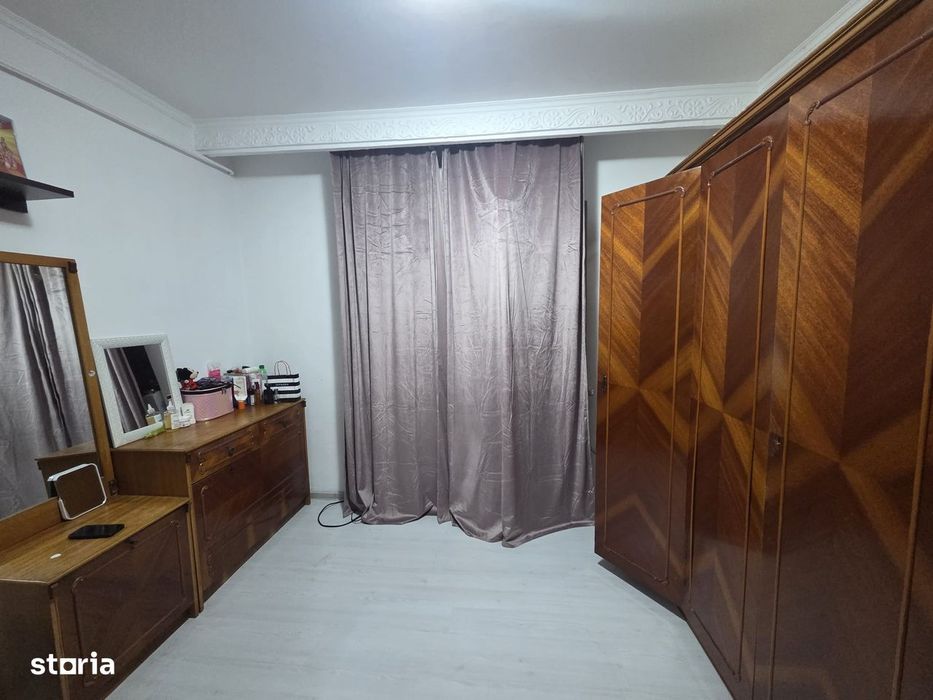 Apartament 3 camere de vanzare Bibescu - Voda