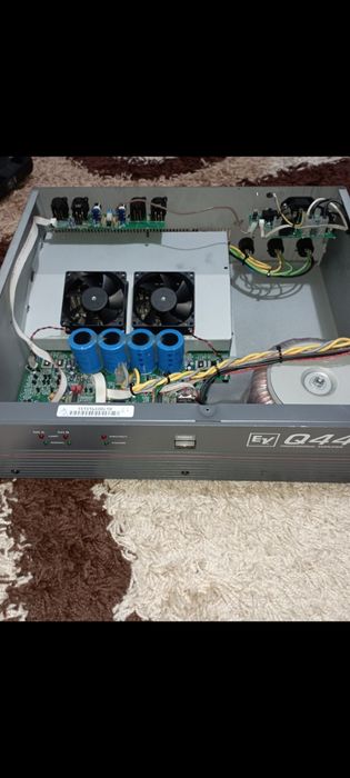 Vînd amplificator EV q44