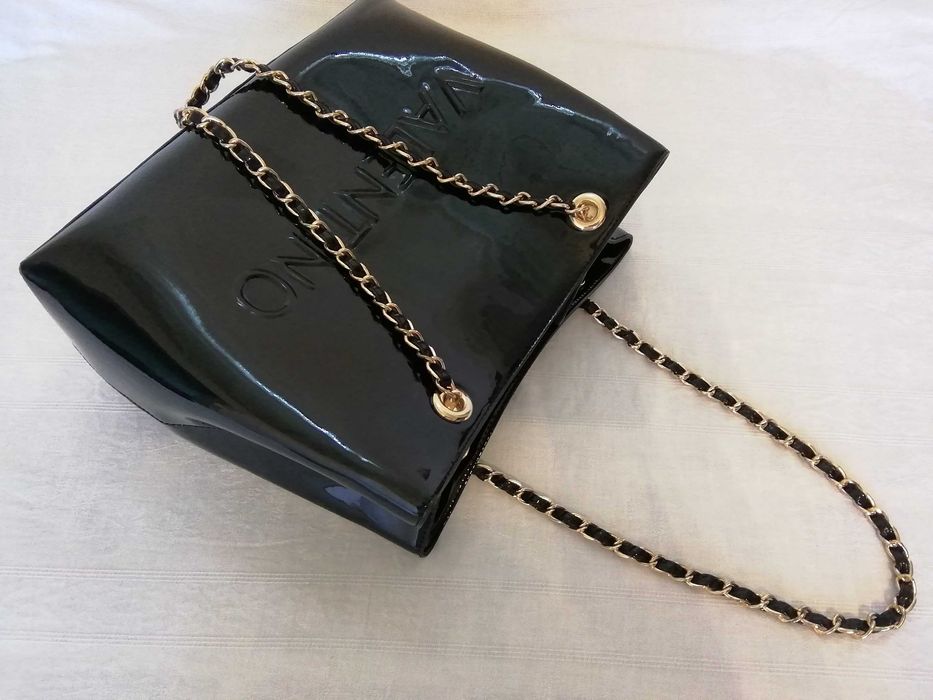 0РИГИНАЛНА Нова чанта на Valentino!