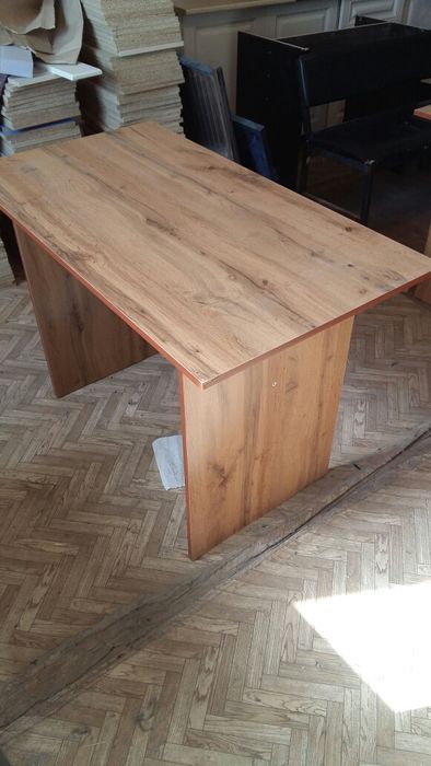 Продам новые столы