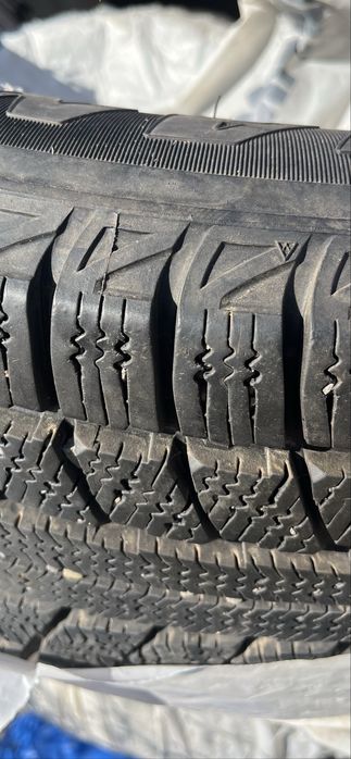 Продам зимние шины.