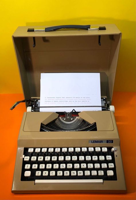 Пишеща Машина Lemair 30 3 цвята Латиница Qwerty нова лента топ състоян