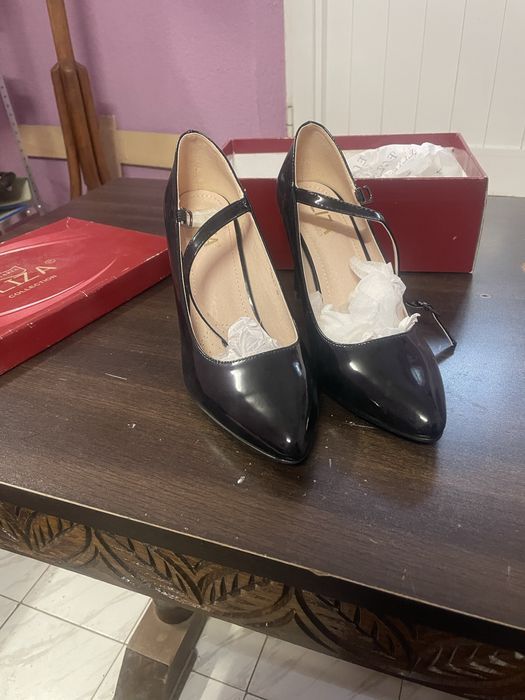 Обувки лачени дамски