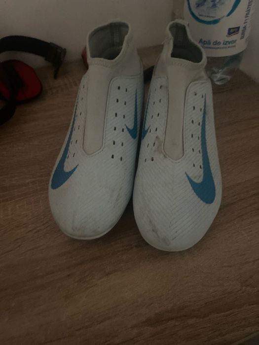 Ghete nike club in stare perfecta folosire de 4 ori