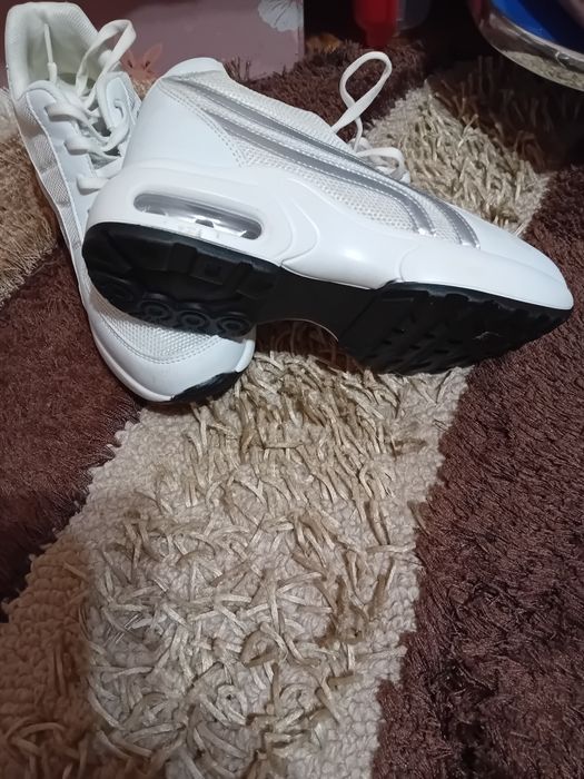 De vânzare adidasi damă noi