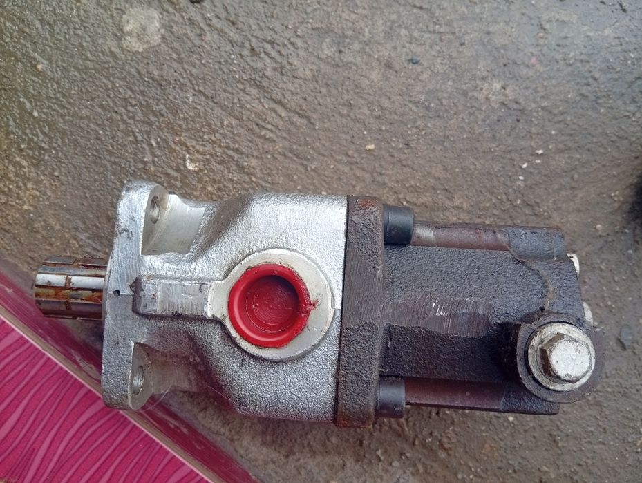 Vând pompa basculare raba