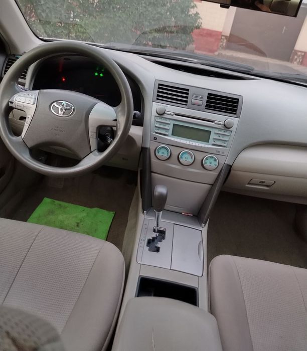 Toyota Camry 40 xolati yaxshi kraskasi 40% suyegi butbutun Amerkanka