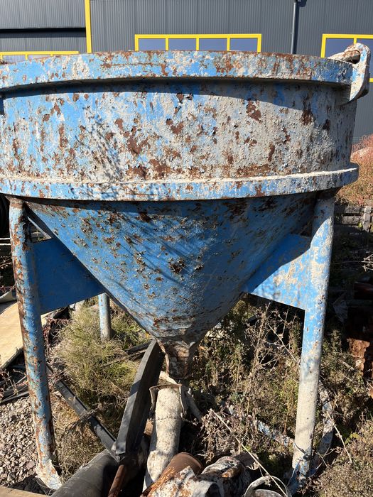 Кюбел за бетон втора ръка.