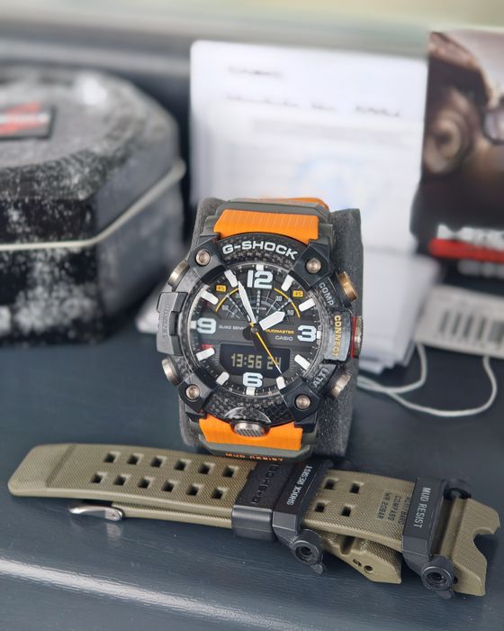 G-SHOCK GG-B100 cu două curele, în stare perfectă