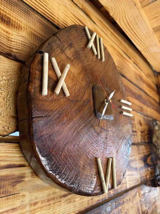 Ceas handmade din lemn de stejar