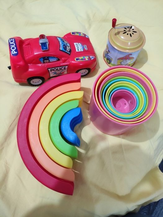 Пъзели, пластилин и други детски и бебешки играчки