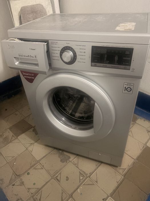 Продам машинку LG