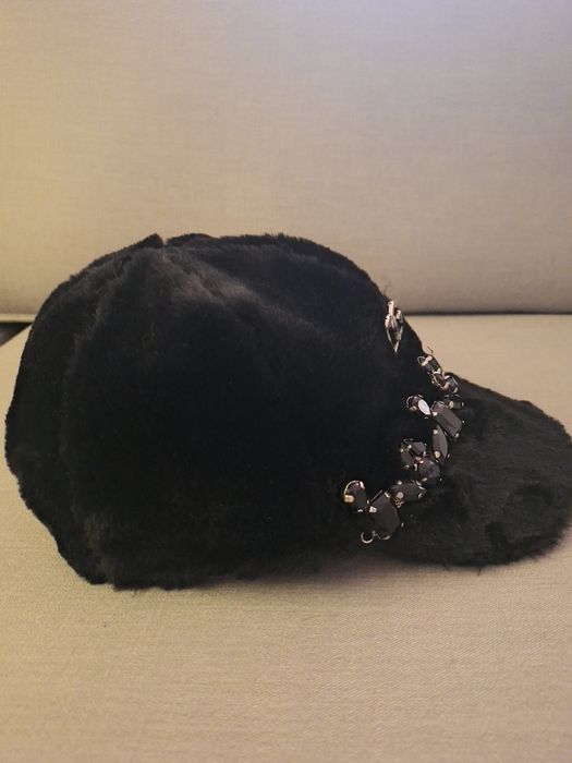 Зимни шапки, черни пухкава, S-M размер