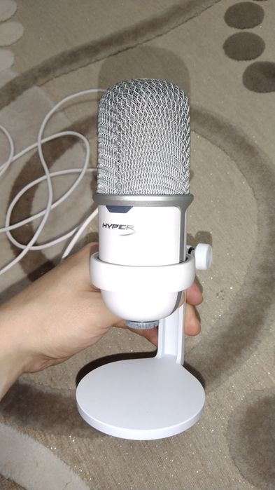 HYPERX Solocast микрофон