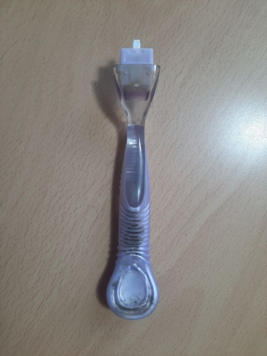 Продается станок для бритья женский