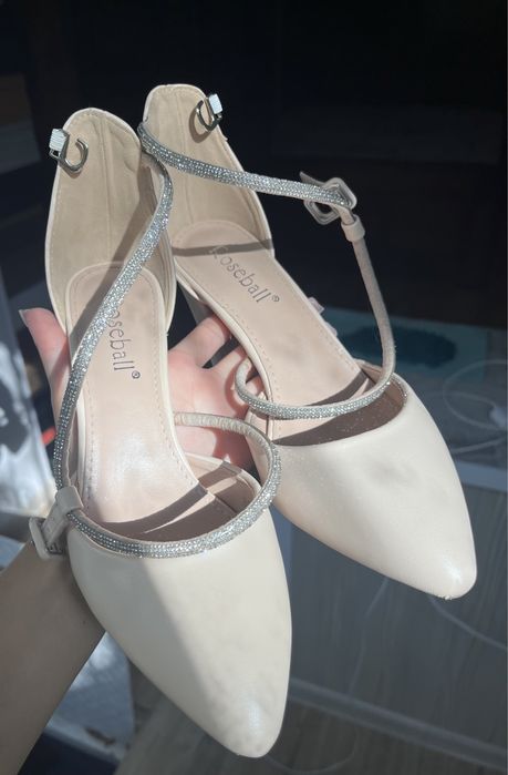 Туфельки бежевые