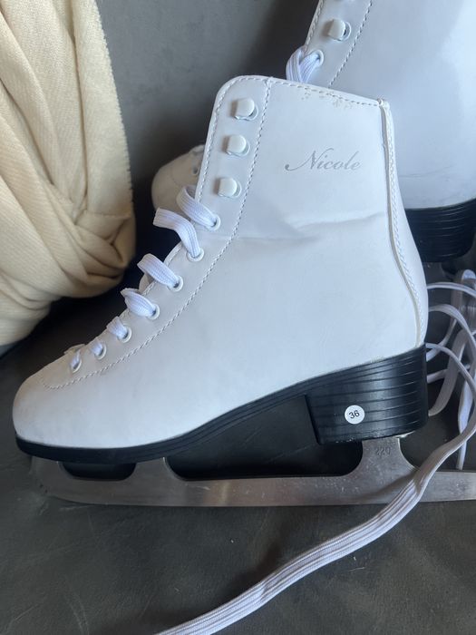 Коньки фигурные для девочки