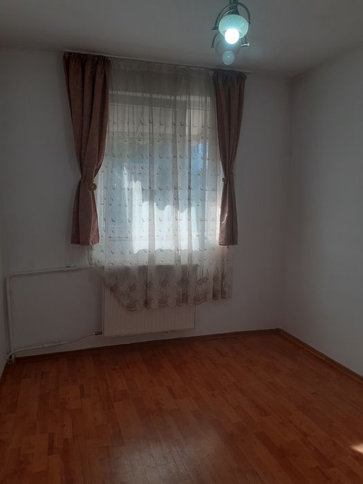 De vanzare garsoniera
