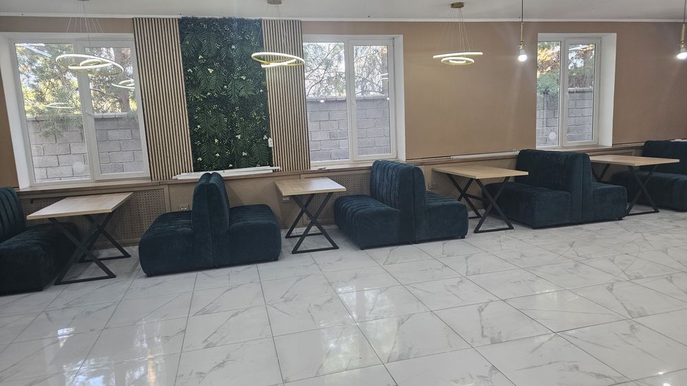 Мебель для кафе столы, диваны