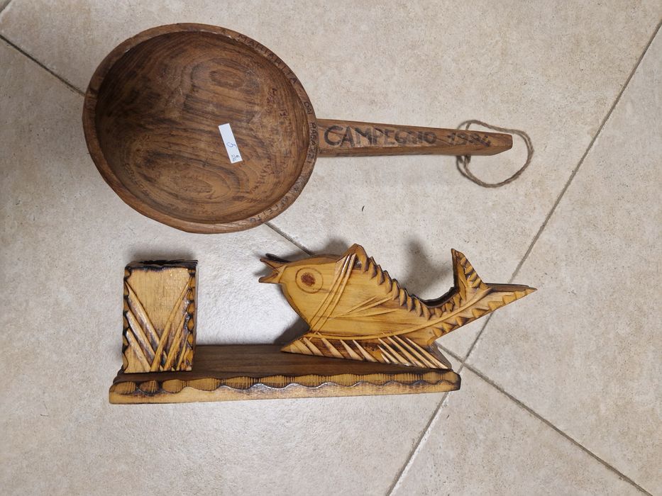 Разпродажба сувенири дървени