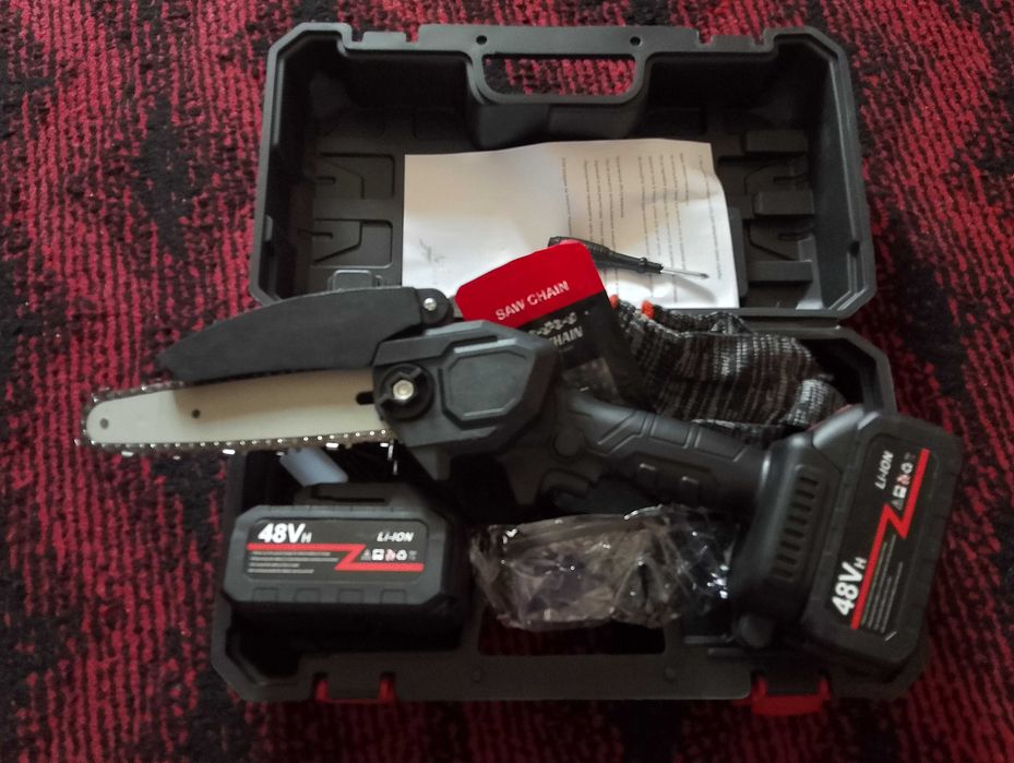 Пила аккумуляторная.