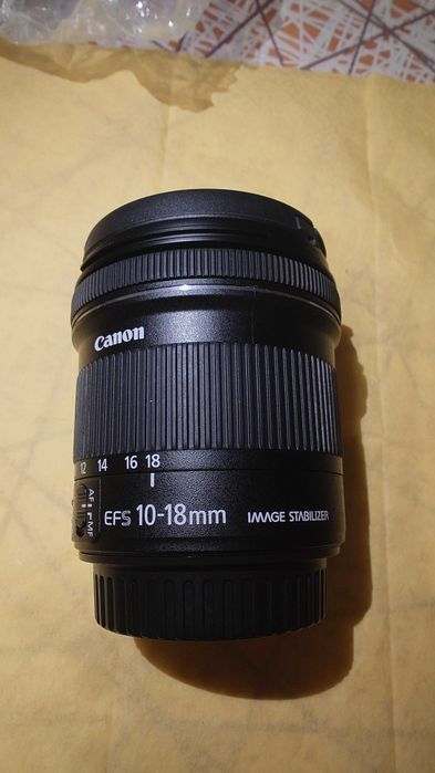 Обектив Canon EF-S 10-18mm f/4.5-5.6 IS STM