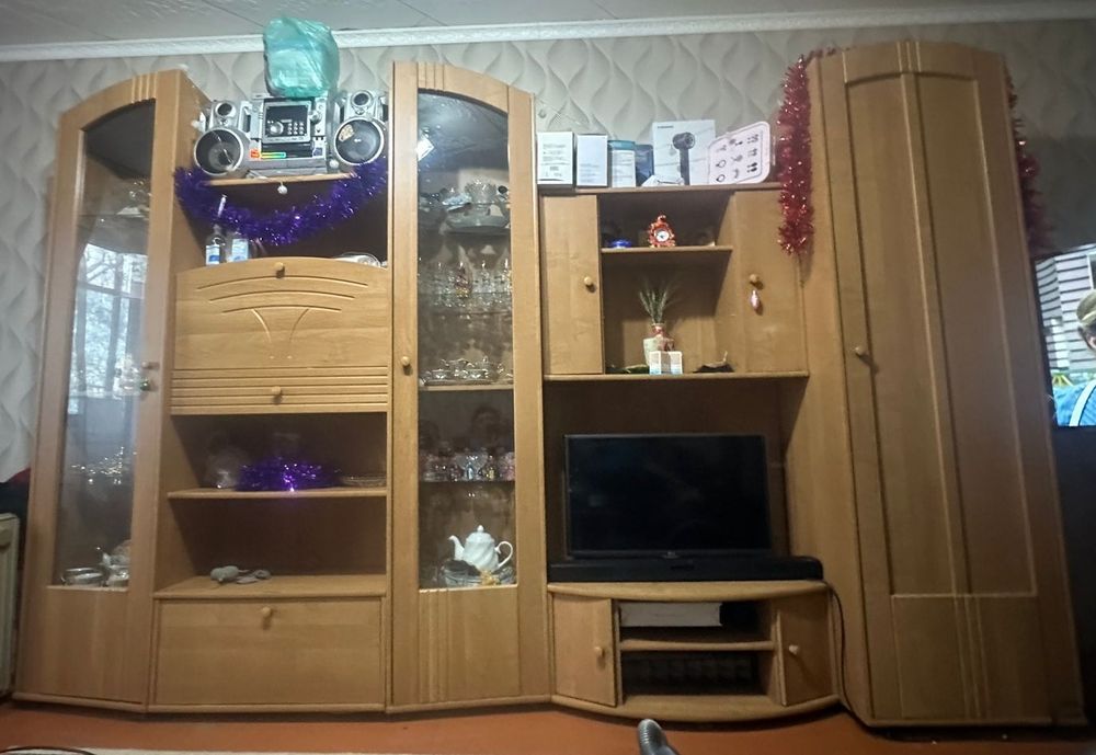 Продаю стенку, хорошая б/у