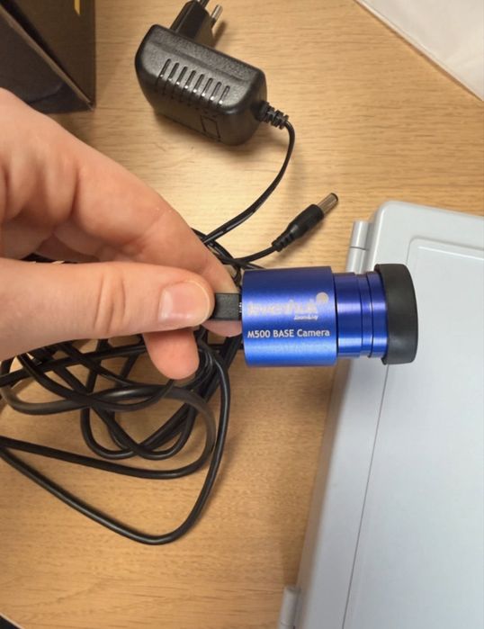 Microscop Levenhuk 320 PLUS + cameră digitală M500 Base + accesorii