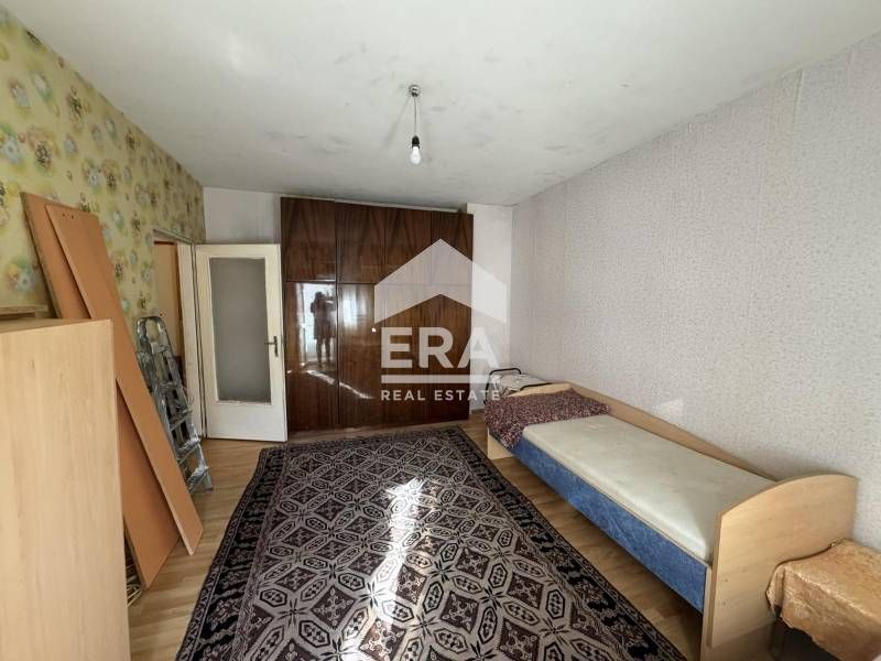 Двустаен апартамент под наем в Орфей