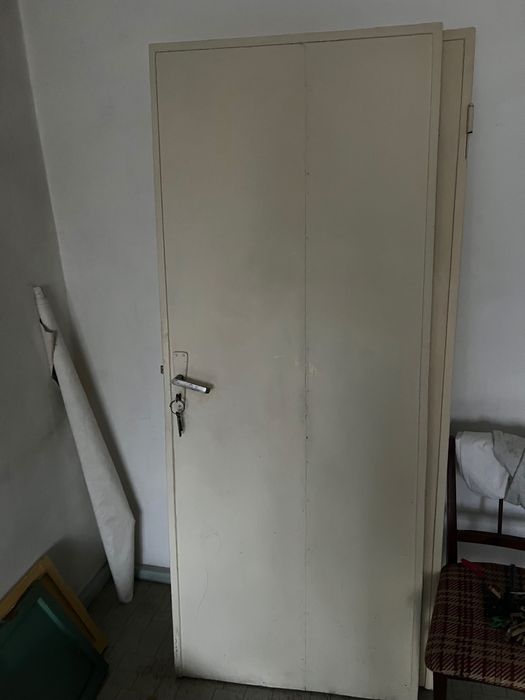 Отдам даром мебель и двери