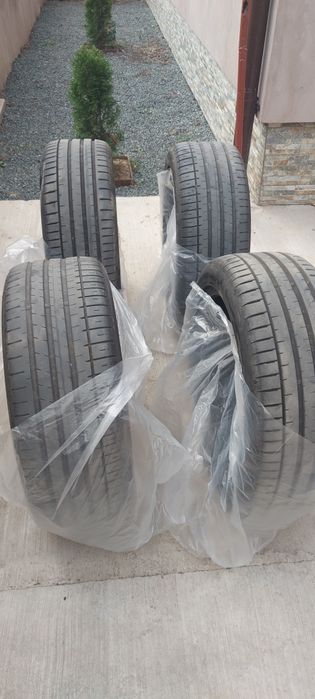 Vând cauciucuri de vara în stare foarte bună de utilizare!