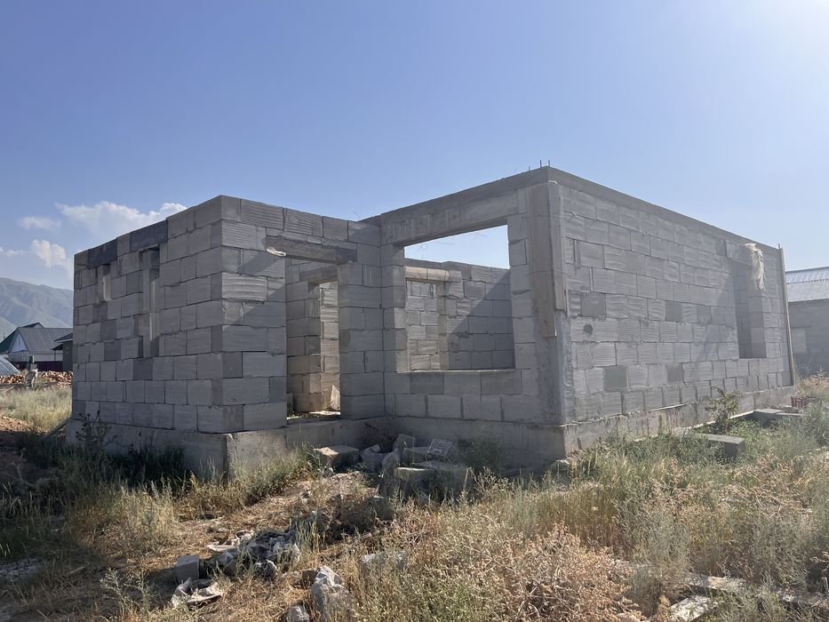 Продам дом недостроенный