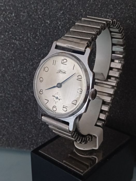 Руски ръчен мъжки механичен часовник ЗИМ