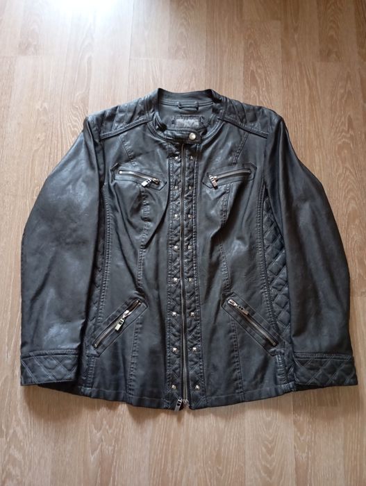 Куртка , размер 54 . Цена 5000 ТГ.