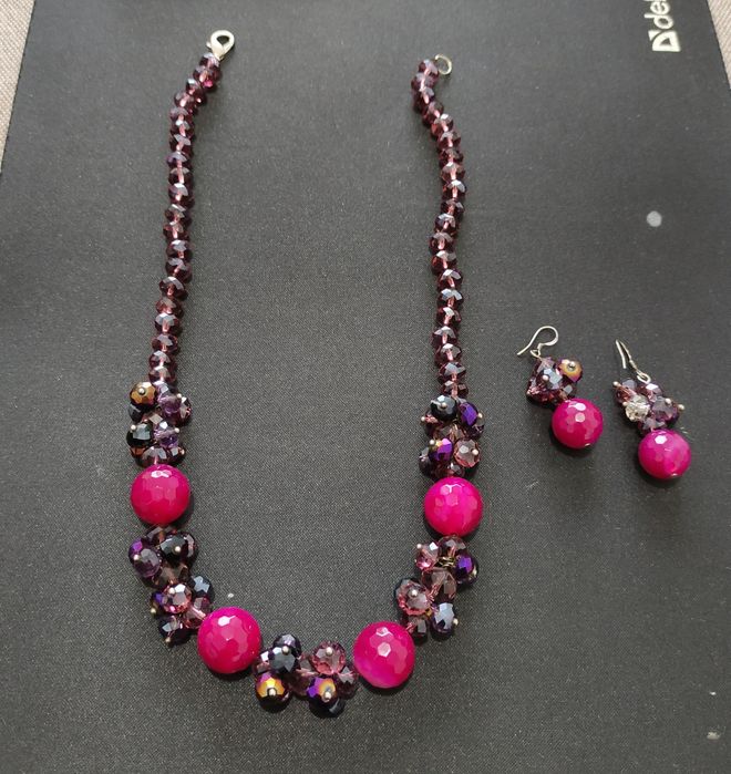 Срочно продам бусы женские