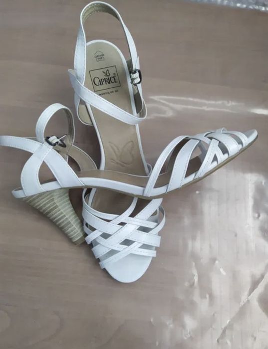 Босоножки летние