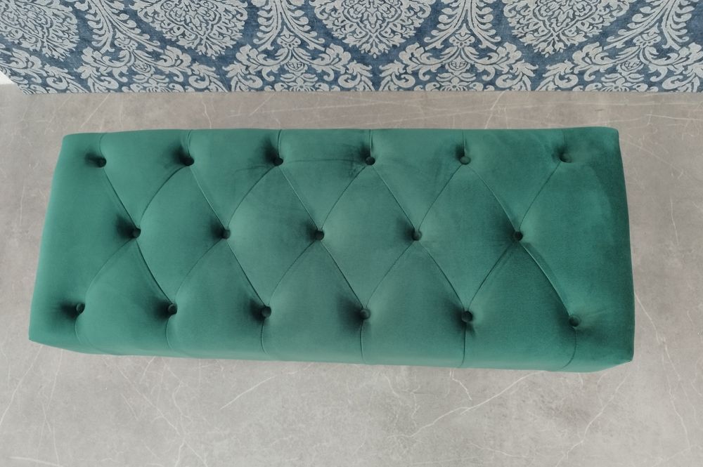 Vând băncuță tapițată Chesterfield din catifea verde