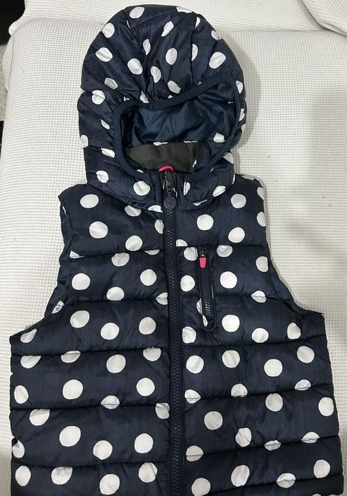 Продам безрукавку для девочки