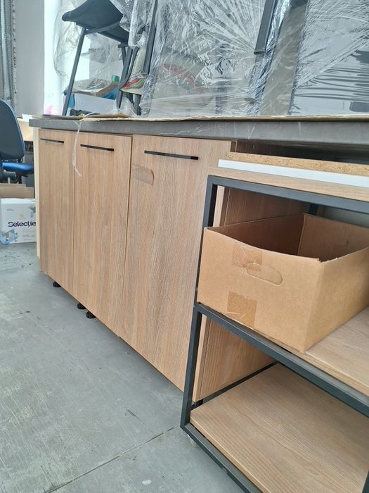 Vand mobilier. Noi