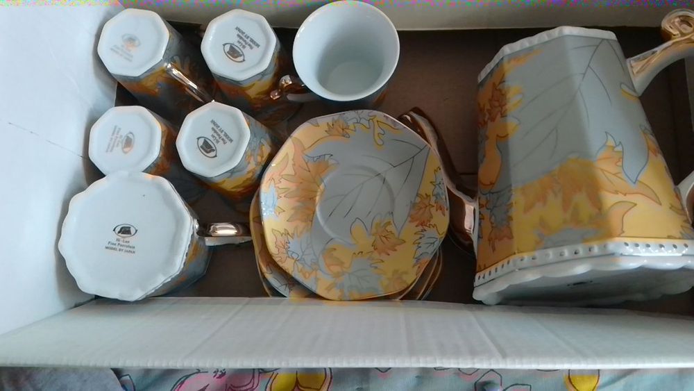 Чайный сервиз очень красивый