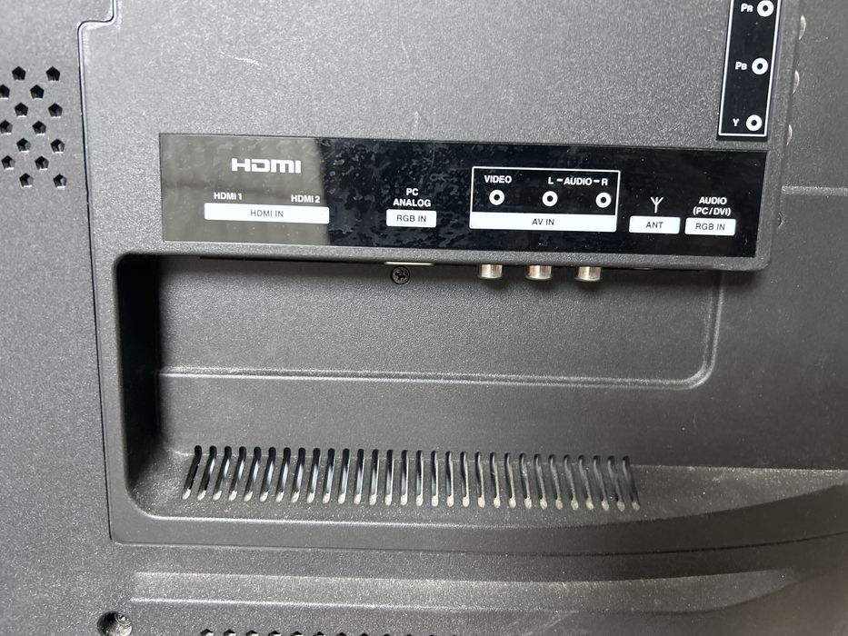 Продам нерабочий телевизор Hitachi