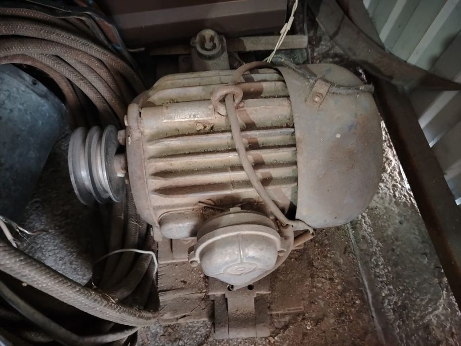 Электрический ассинхронный двигатель